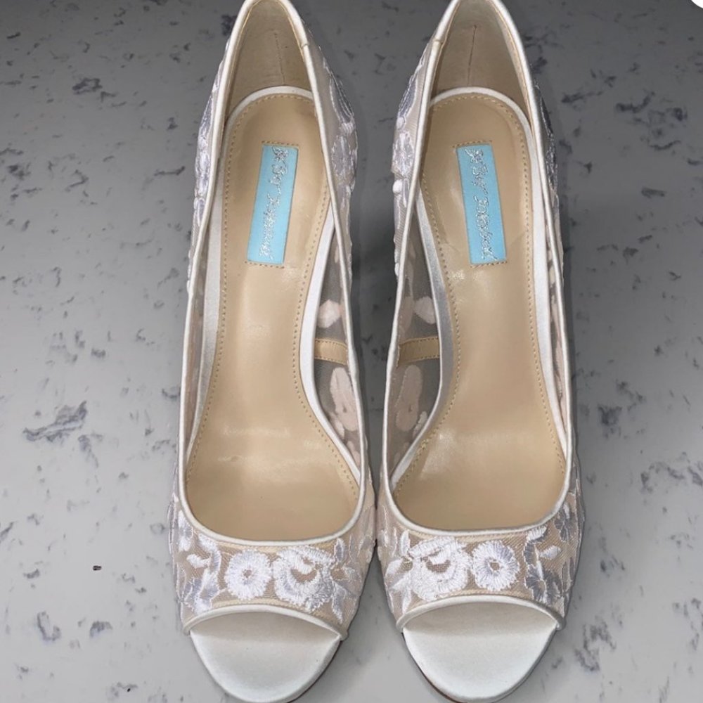 Betsey Johnson Mave Bridal Lace Heels